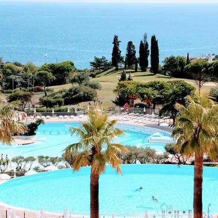 Apartment Apt At 2 Steps From The Sea With Pool *